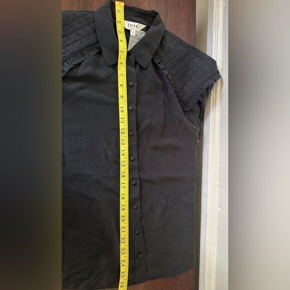Joie Black Quilted Shoulder Women's 100% silk Top size M, NWT - Picture 8 of 9